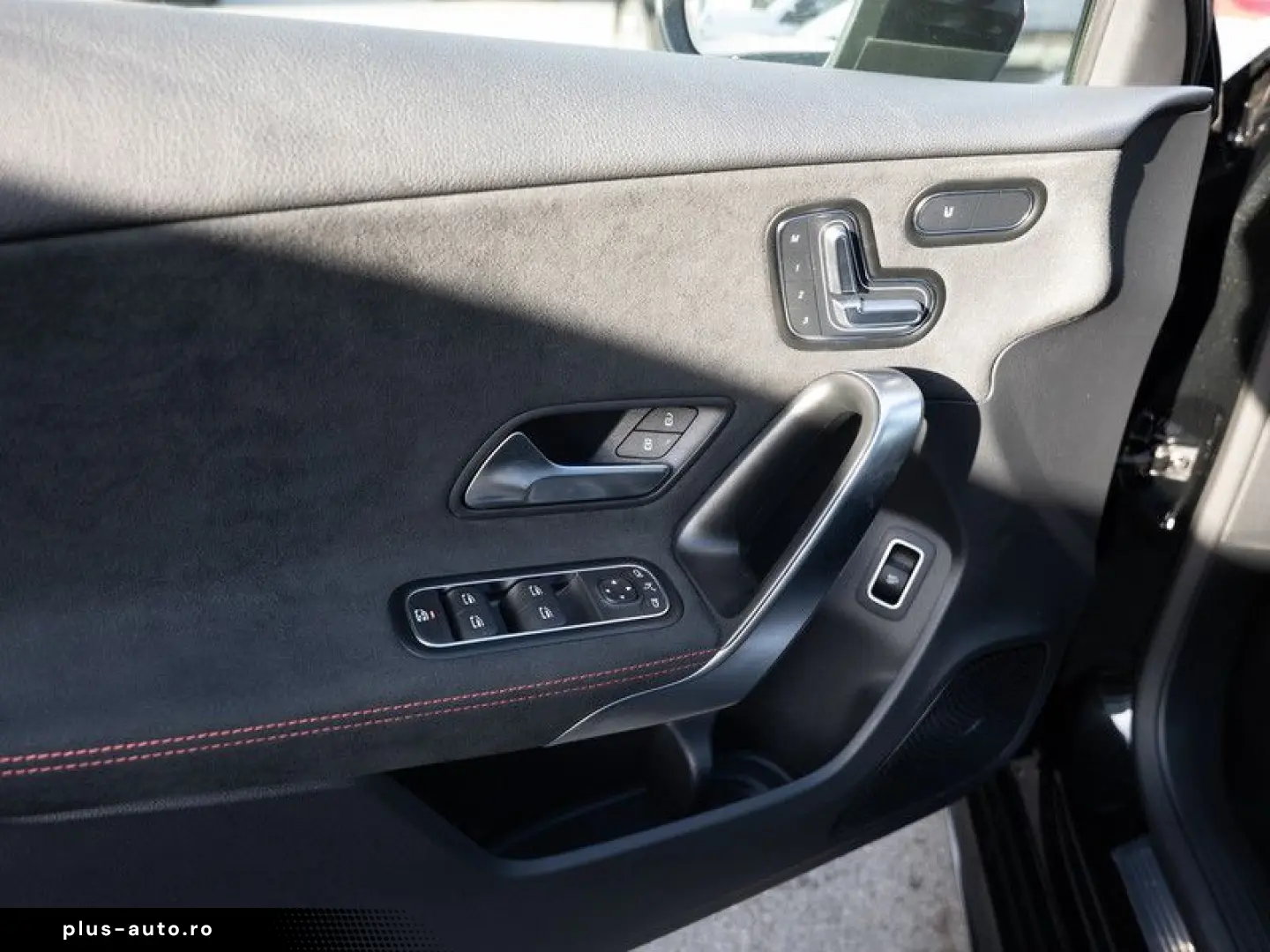 MERCEDES-BENZ A 220 4M Limo AMG-Sport MLB Pano AHK HUD Night