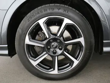 AUDI Q3 Sportback 2.0 TFSI quattro S-tronic S line  L