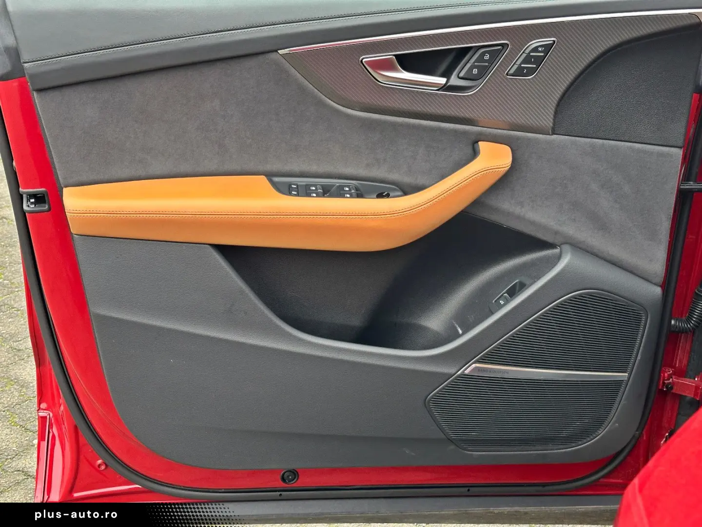 AUDI RSQ8 performance BLACK KERAMIK PANO HUD OLED