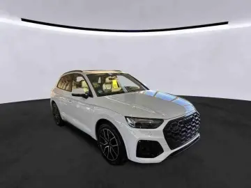 AUDI Q5 40 TDI. S-Line B&O MATRIX PANO AHK LUFT RAUTE