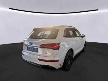 AUDI Q5 40 TDI. S-Line B&O MATRIX PANO AHK LUFT RAUTE