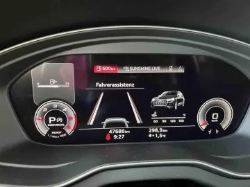 AUDI Q5 40 TDI. S-Line B&O MATRIX PANO AHK LUFT RAUTE