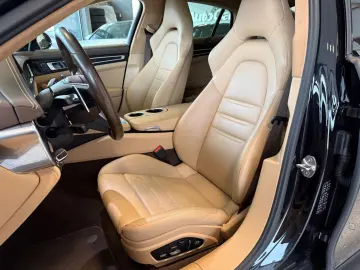 PORSCHE Panamera GTS Matrix ACC Bose Pano SoftClose 360