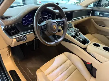 PORSCHE Panamera GTS Matrix ACC Bose Pano SoftClose 360