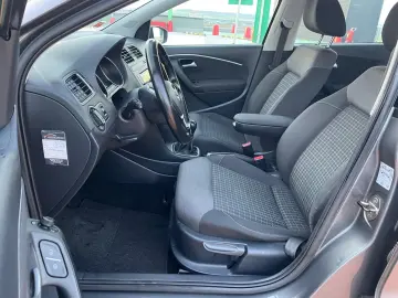 Volkswagen Polo 1.4TDI 01.2016 NAVI JANTE RATE CU BULETINUL