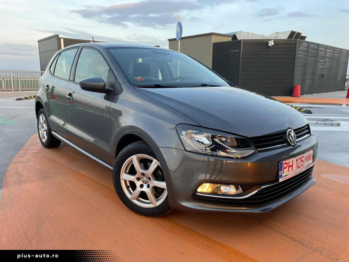 Volkswagen Polo 1.4TDI 01.2016 NAVI JANTE RATE CU BULETINUL