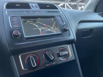 Volkswagen Polo 1.4TDI 01.2016 NAVI JANTE RATE CU BULETINUL