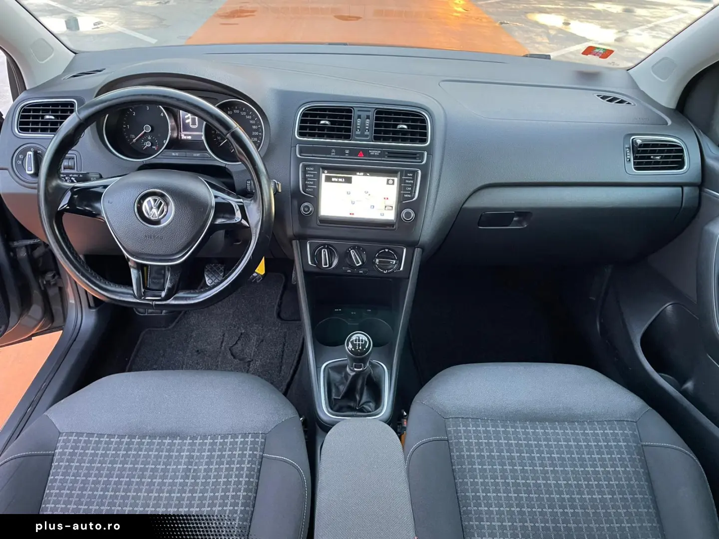 Volkswagen Polo 1.4TDI 01.2016 NAVI JANTE RATE CU BULETINUL