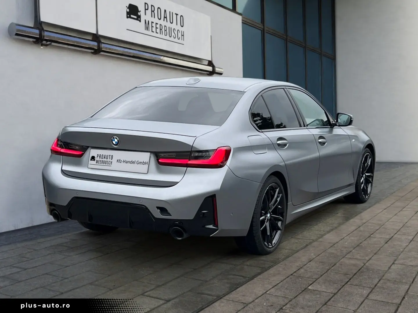 BMW 320d xDrive M Sport MMRY GLASDACH KMFRTZGNG 360