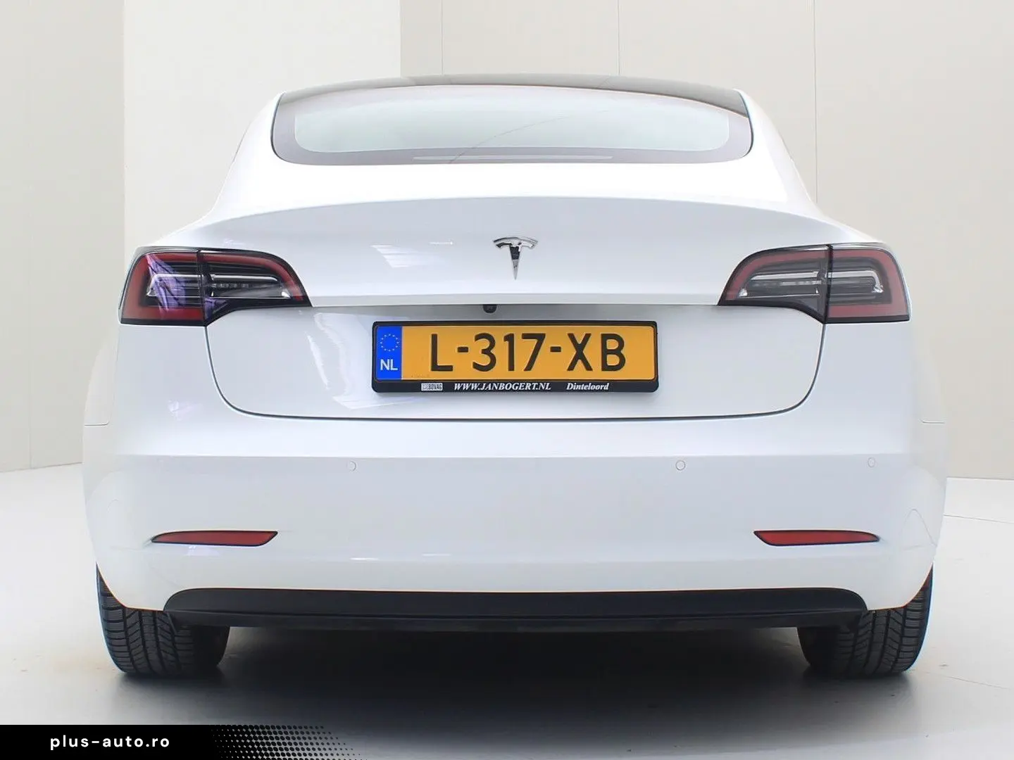 TESLA Model 3 Standard RWD Plus FACELIFT [ Weiß LEDER