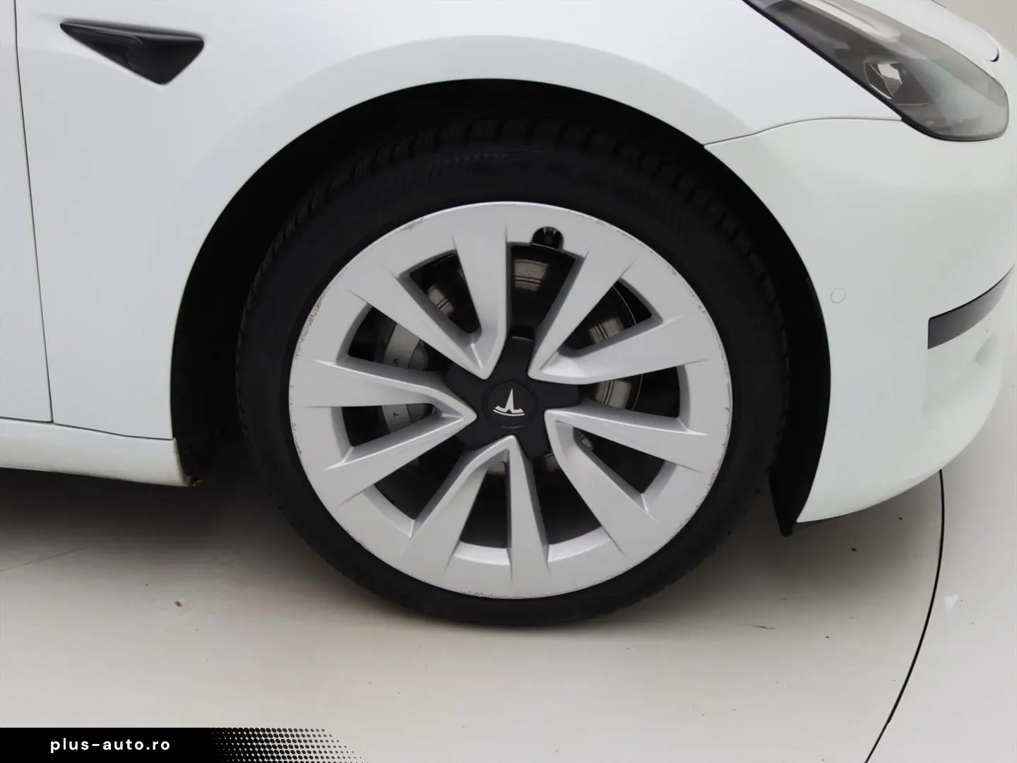 TESLA Model 3 Standard RWD Plus FACELIFT [ Weiß LEDER