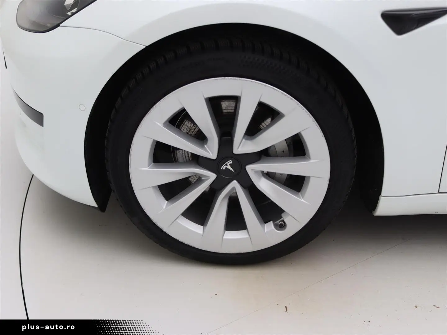 TESLA Model 3 Standard RWD Plus FACELIFT [ Weiß LEDER