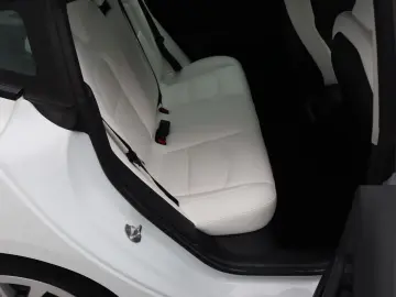 TESLA Model 3 Standard RWD Plus FACELIFT [ Weiß LEDER