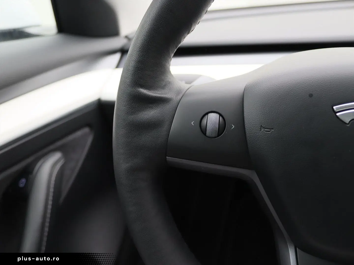 TESLA Model 3 Standard RWD Plus FACELIFT [ Weiß LEDER