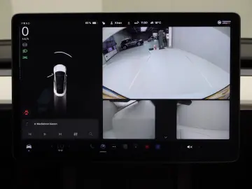 TESLA Model 3 Standard RWD Plus FACELIFT [ Weiß LEDER