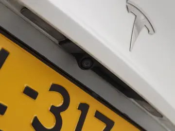 TESLA Model 3 Standard RWD Plus FACELIFT [ Weiß LEDER