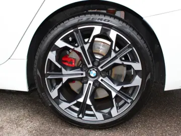 BMW 330e xDr.FACELIFT M Sport Pro HUD GlasD.Park 19