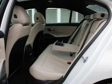 BMW 330e xDr.FACELIFT M Sport Pro HUD GlasD.Park 19