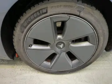 TESLA Model 3 Standard RWD Plus FACELIFT [ AUTOPILOT 6