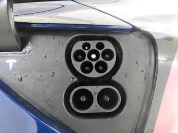 TESLA Model 3 Standard RWD Plus FACELIFT 100% SoH [ LF