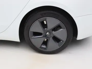 TESLA Model 3 Standard RWD Plus FACELIFT [ LFP ACCU WA