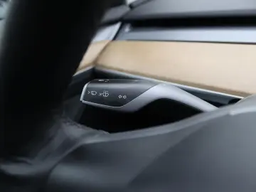 TESLA Model 3 Standard RWD Plus FACELIFT [ LFP ACCU WA