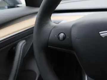 TESLA Model 3 Standard RWD Plus FACELIFT [ LFP ACCU WA