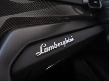 LAMBORGHINI Urus 23  B&O PANO MASSAGE