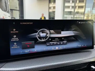 BMW 330e xDrive M Sport Pro DA PA  HuD H K DAB 19 LM