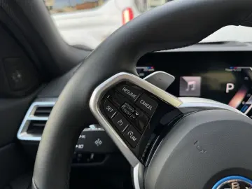 BMW 330e xDrive M Sport Pro DA PA  HuD H K DAB 19 LM