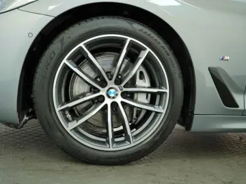 BMW 530d xDrive Limo M Sportpaket STANDHEIZUNG.LASER