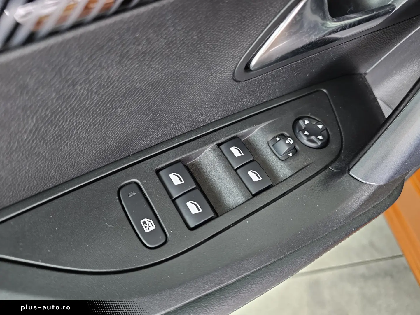 Peugeot 2008 PureTech 130 EAT8 Allure