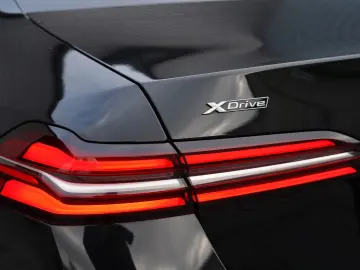 BMW 520d xDrive M Sport HEADUP ICONIC 360 KOMFORT