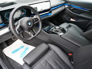 BMW 520d xDrive M Sport HEADUP ICONIC 360 KOMFORT