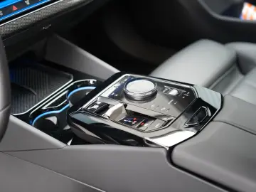 BMW 520d xDrive M Sport HEADUP ICONIC 360 KOMFORT