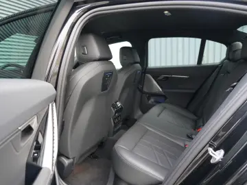 BMW 520d xDrive M Sport HEADUP ICONIC 360 KOMFORT