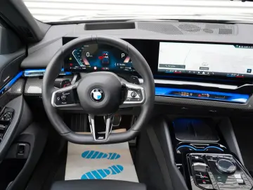 BMW 520d xDrive M Sport HEADUP ICONIC 360 KOMFORT