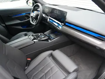 BMW 520d xDrive M Sport HEADUP ICONIC 360 KOMFORT