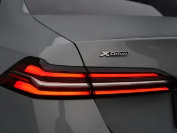 BMW 520d xDrive M Sport ICONIC 360 HUD MEMO H&K KEY