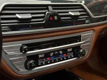 BMW 740dL Lang M Sport Lounge Tisch 3xTV B&W 100%Vol