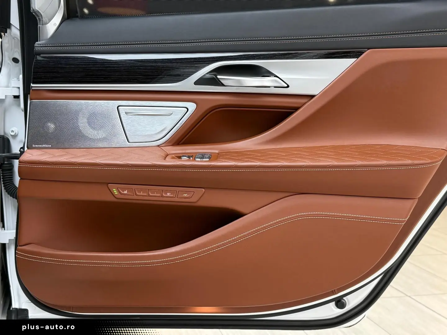 BMW 740dL Lang M Sport Lounge Tisch 3xTV B&W 100%Vol