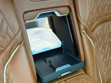 BMW 740dL Lang M Sport Lounge Tisch 3xTV B&W 100%Vol