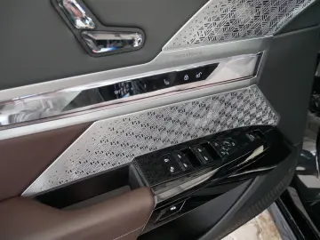 BMW 740d xDrive M SPORT B&W 360  STDHZG SKY  ICONICG