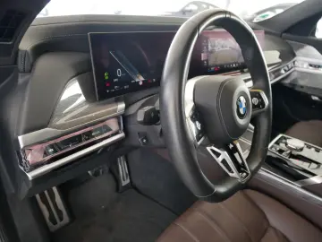 BMW 740d xDrive M SPORT B&W 360  STDHZG SKY  ICONICG