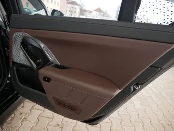 BMW 740d xDrive M SPORT B&W 360  STDHZG SKY  ICONICG