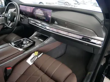 BMW 740d xDrive M SPORT B&W 360  STDHZG SKY  ICONICG