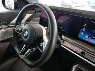 BMW 740d xDrive M SPORT B&W 360  STDHZG SKY  ICONICG