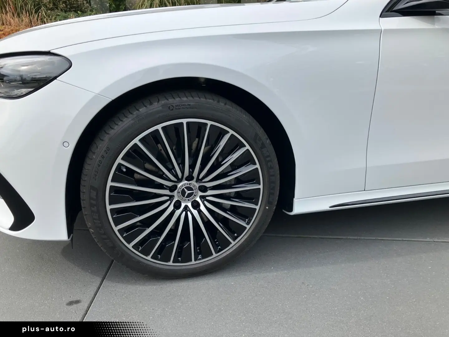 MERCEDES-BENZ E 400 e 4Matic AMG Line MBUX CAM LEDER BURM 4D