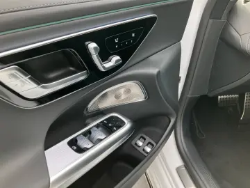 MERCEDES-BENZ E 400 e 4Matic AMG Line MBUX CAM LEDER BURM 4D