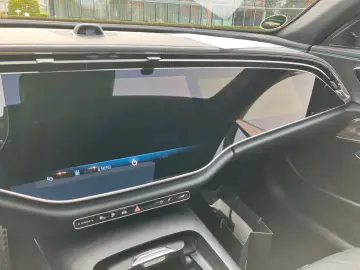 MERCEDES-BENZ E 400 e 4Matic AMG Line MBUX CAM LEDER BURM 4D